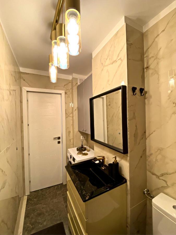 Lovely Studio In The City Center Of Букурещ Екстериор снимка